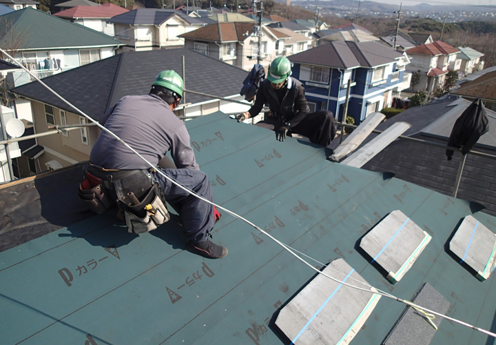 屋根カバー工法による屋根リフォーム